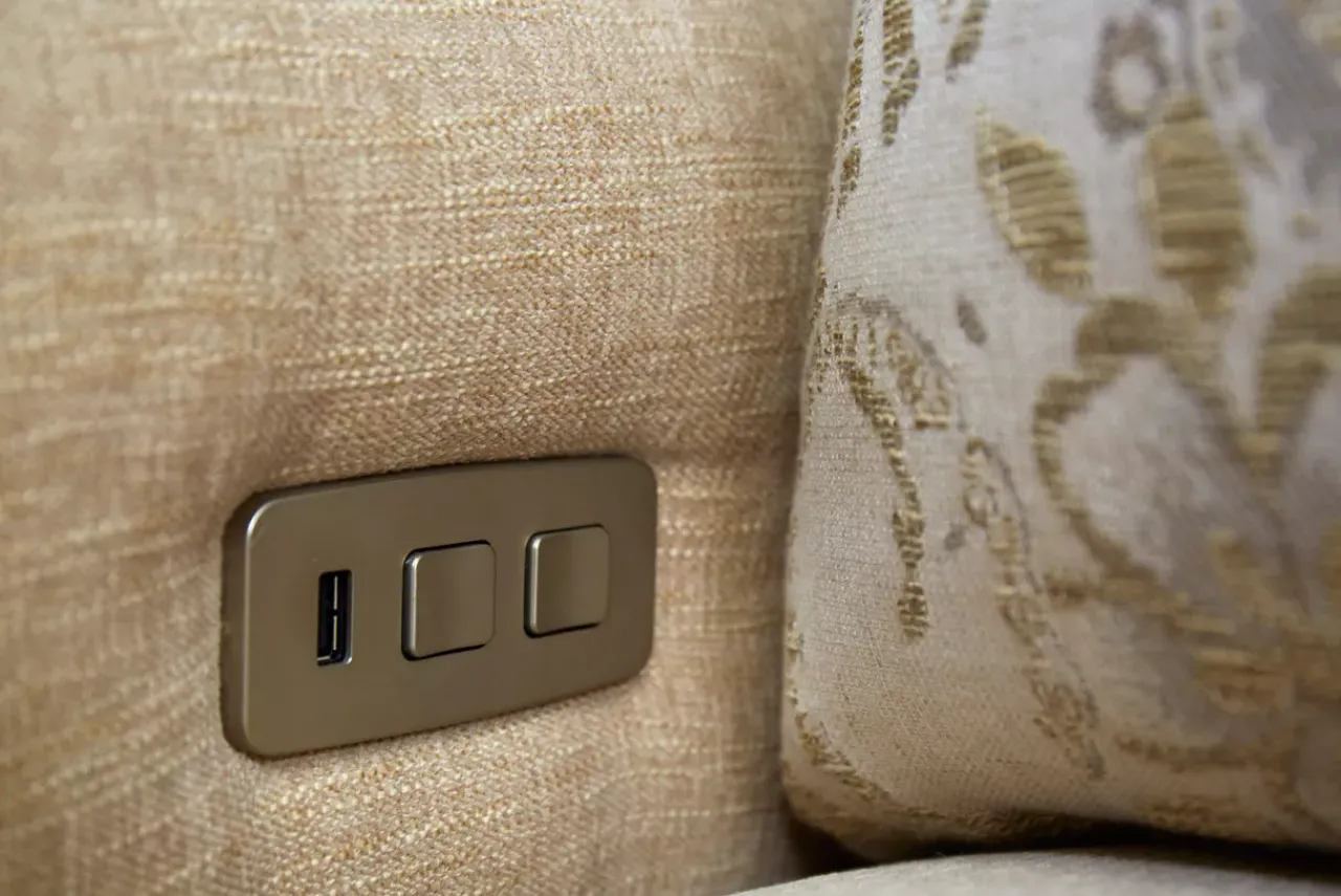 Havertys Ava Loveseat