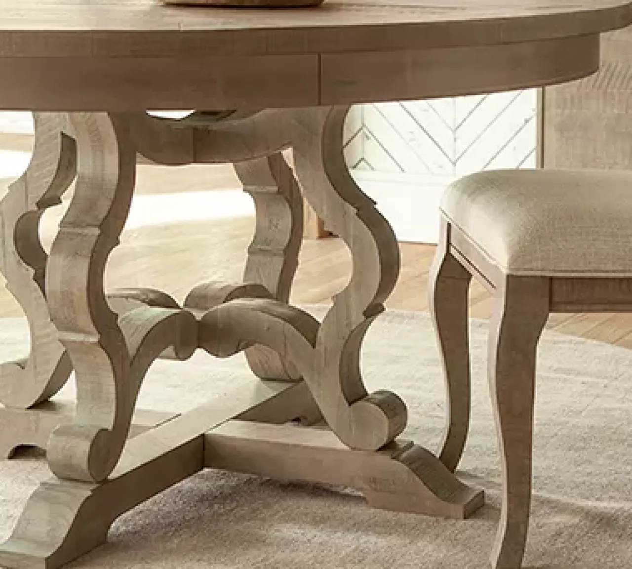 Havertys Blue Ridge Round Dining Table Discount