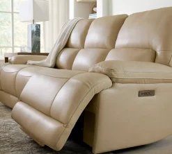Havertys Haven Power Reclining Sofa New