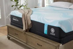 Havertys Luxe Breeze Medium Hybrid Mattress Clearance