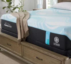 Havertys Luxe Breeze Medium Hybrid Mattress Clearance