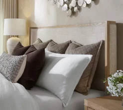 Havertys Lynwood Upholstered Bed New
