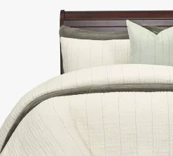 Havertys Orly Coverlet Ensemble