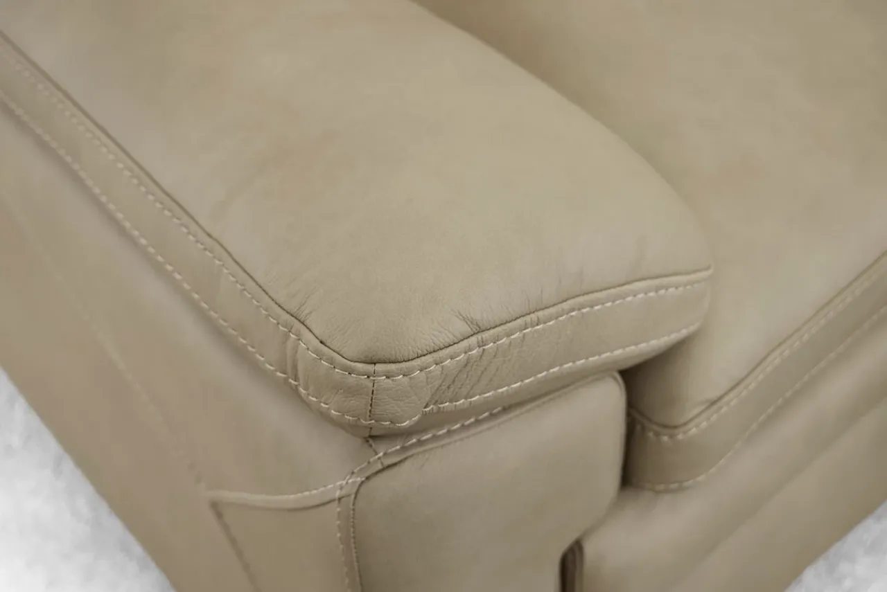 Havertys Stanley Loveseat Outlet