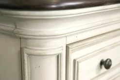 Havertys Veranda Bachelor Chest Antique Cream Outlet