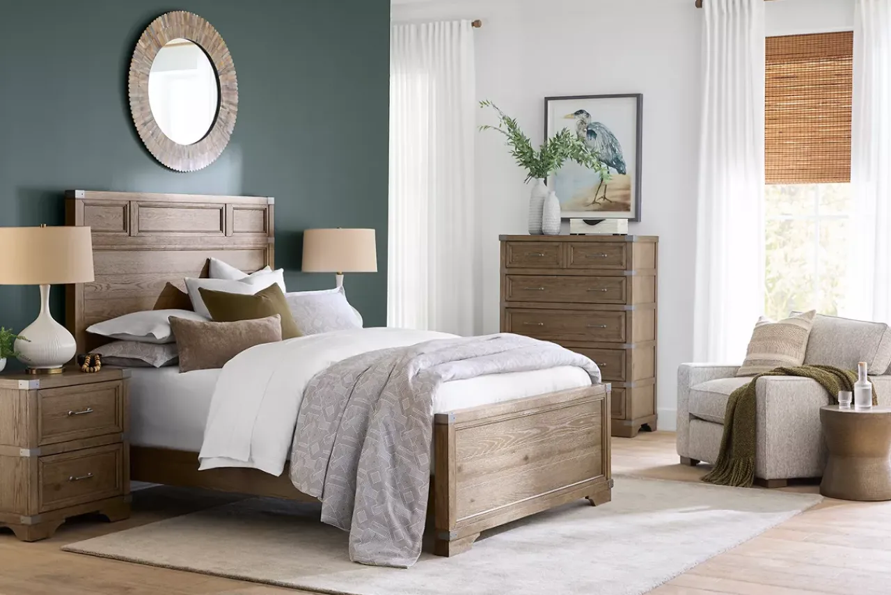 Havertys Vickery Creek Chest Hot
