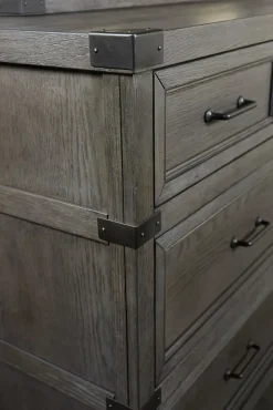 Havertys Vickery Creek Chest Hot