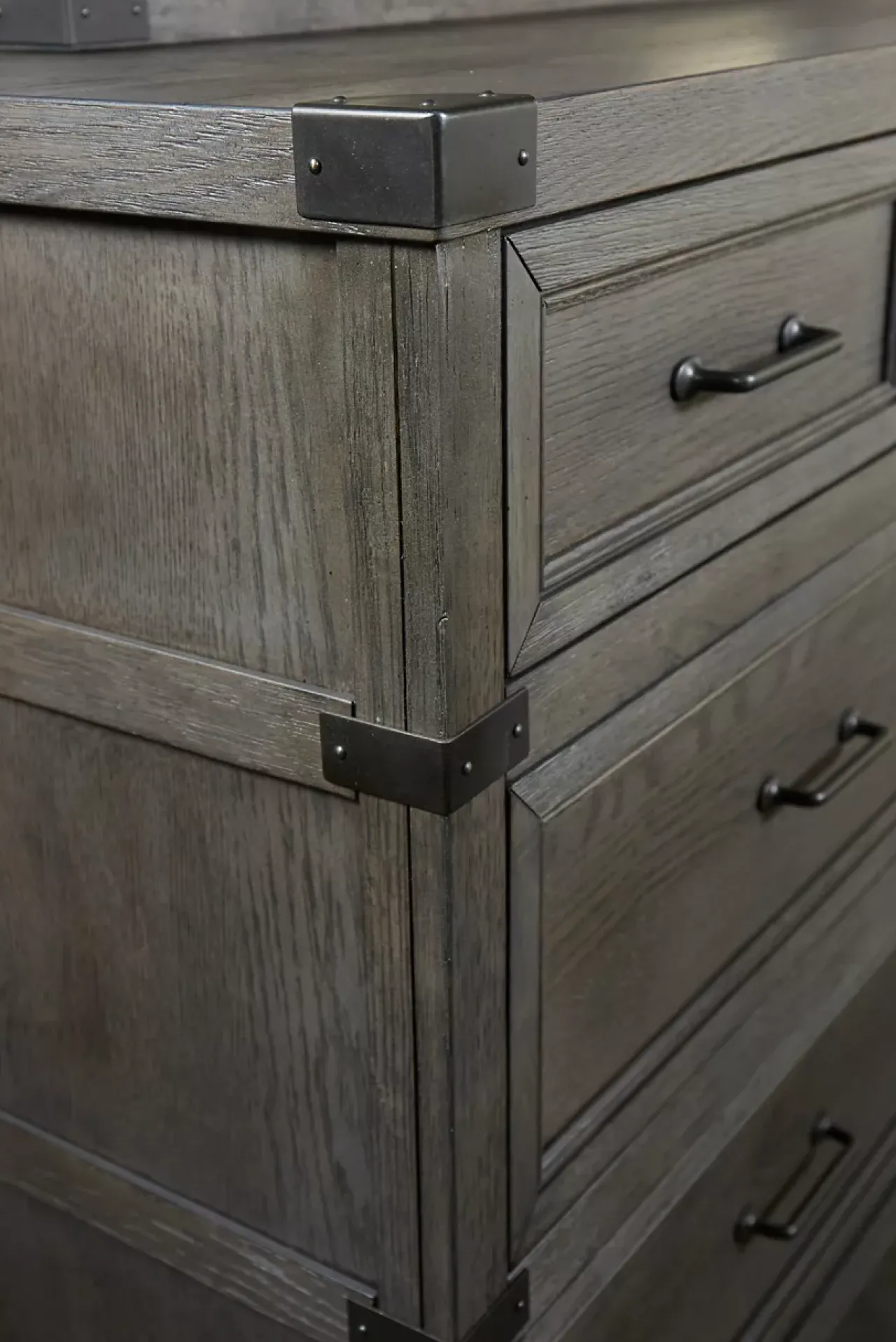 Havertys Vickery Creek Chest Hot