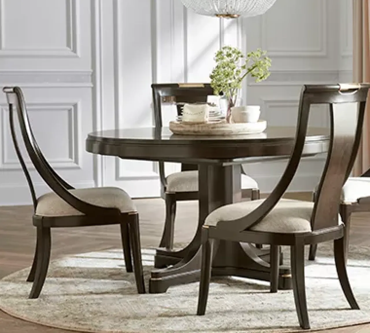 Havertys Waterford Round Dining Table Hot